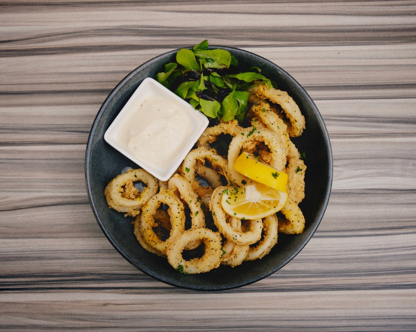 Fried calamari with aioli and salad